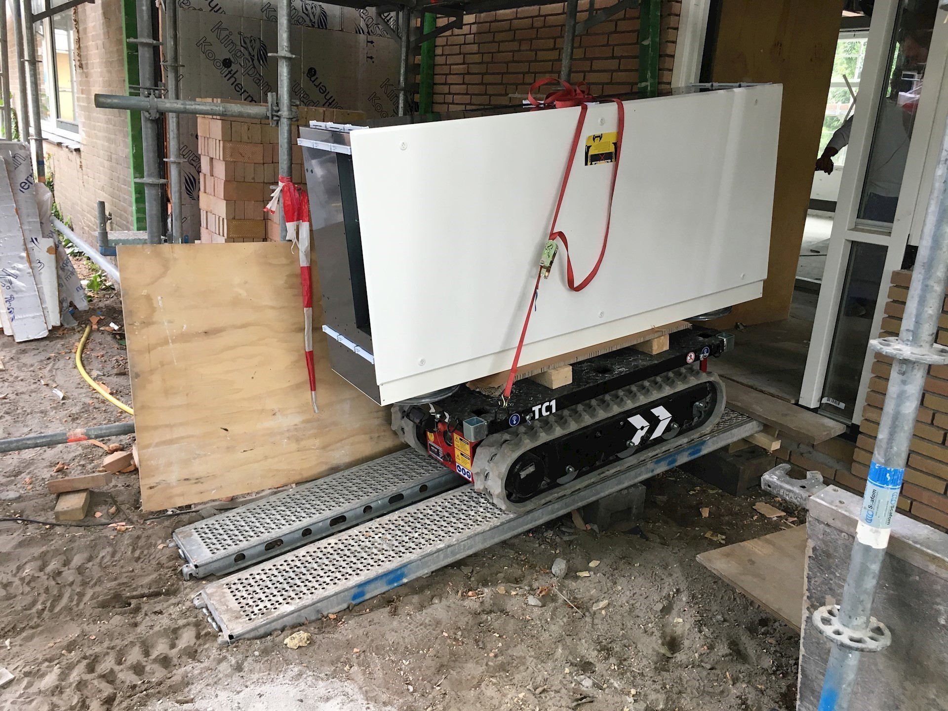 hoeflon tc1 tracked carrier