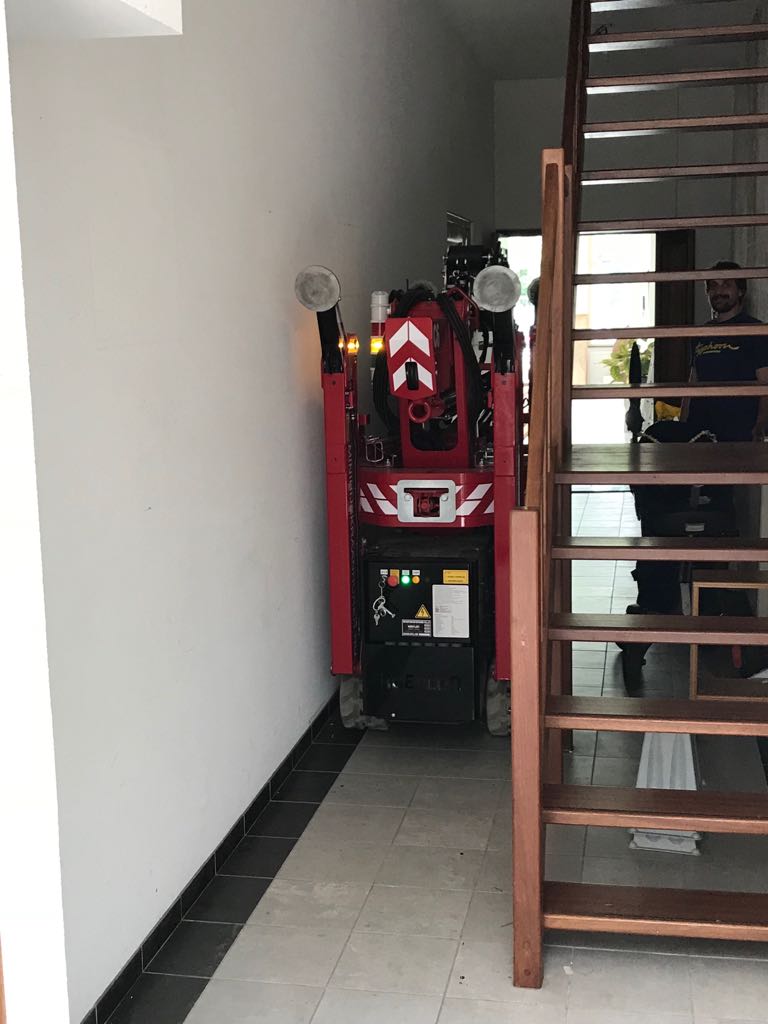 hoeflon c6 door woning naar tuin rijden