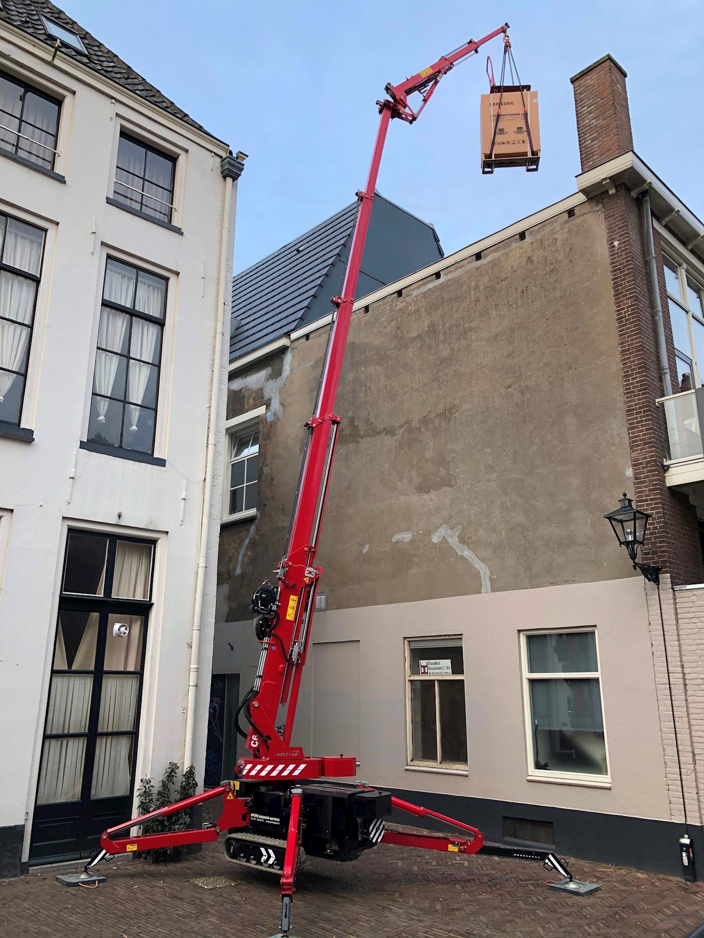 Hoeflon C6 Minihijskraan airco hijsen binnenstad