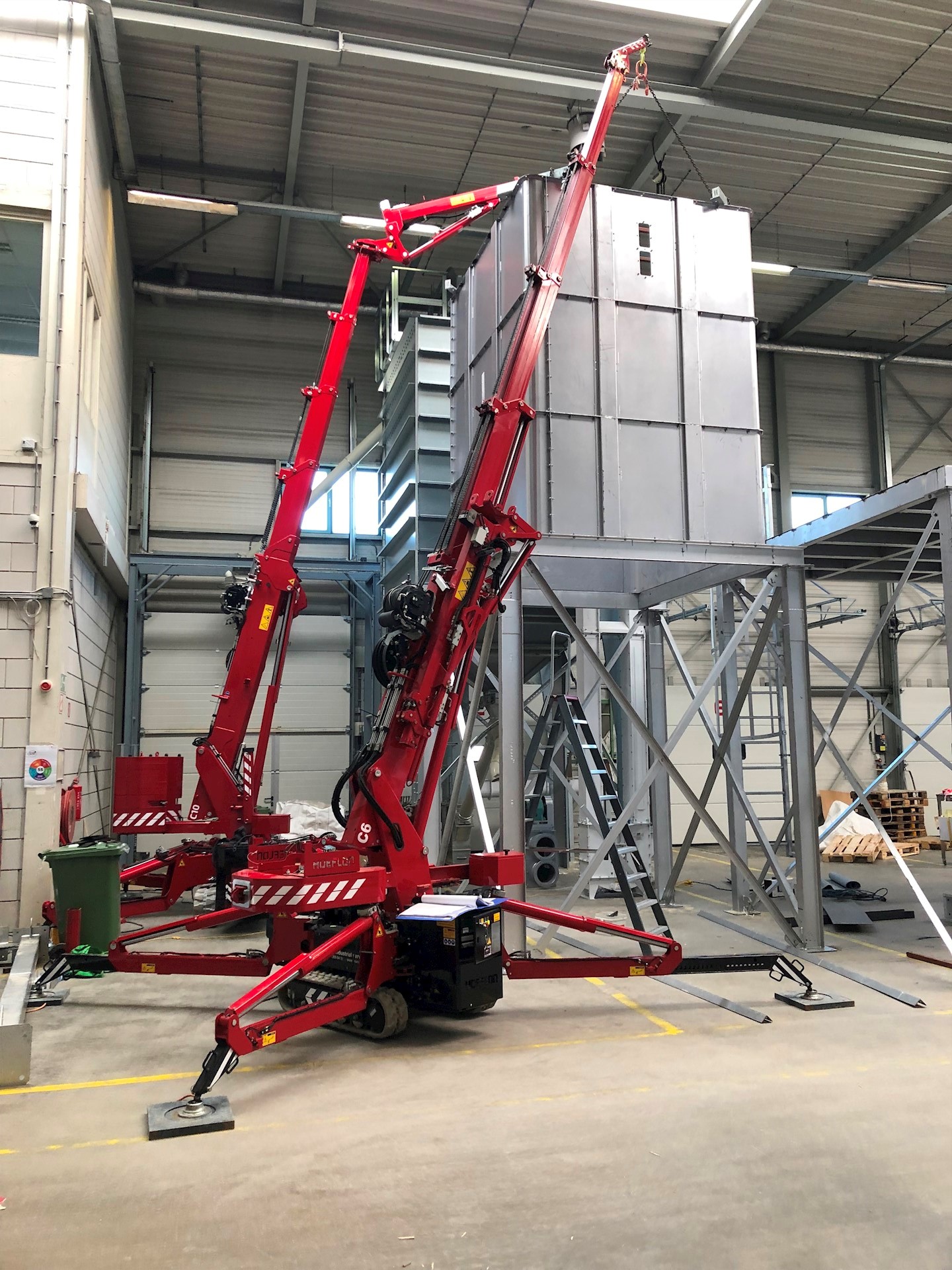 Hoeflon C6 en Hoeflon C10 tank hijsen